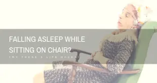 坐在轮椅上沉睡
